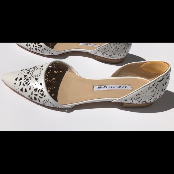 Manolo Blahnik laser-cut pointed flats - Picture 3 of 4